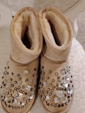 Beige Crystal-Embellished Women's Winter Shearling Boots